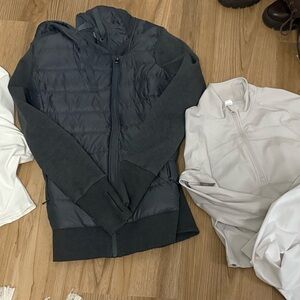 Athleta yoga jacket plus 3 others XS/S
